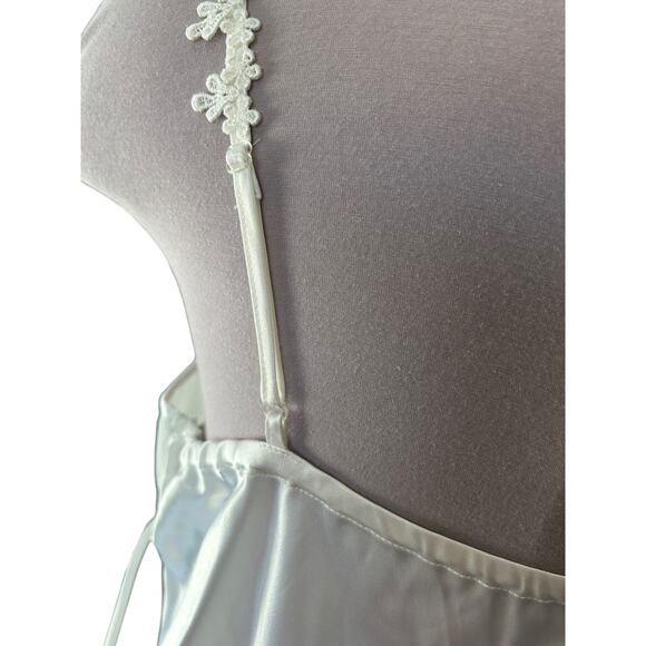 NWOT Vintage Intimo Amore Chemise Sleepwear Silky Lace Design Tie Back White M - Picture 4 of 5